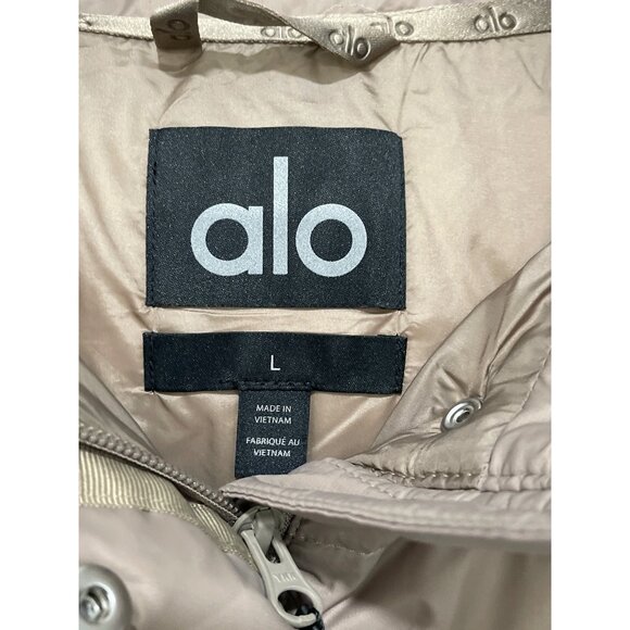 New Alo Womens Gold Rush Puffer Vest Hood Light Cocoa Size Large - Picture 9 of 10